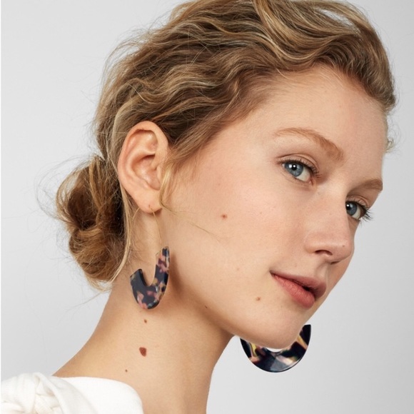 Tortoise Shell Acrylic Earrings - Picture 1 of 5
